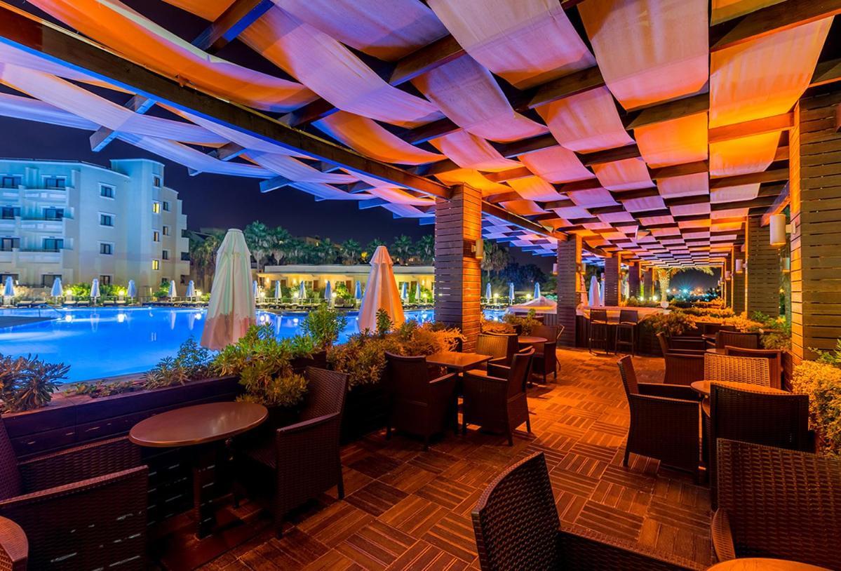 קיירניה Vuni Palace Luxury Resort & Beach & Casino מראה חיצוני תמונה