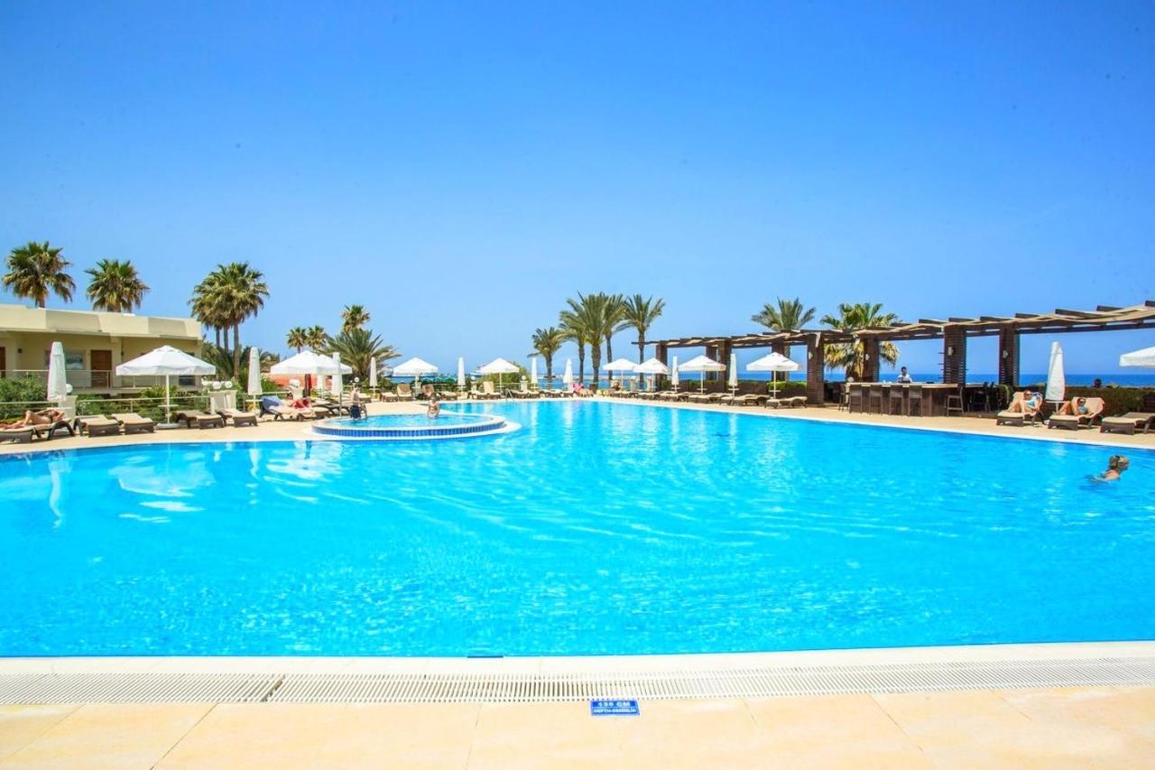 קיירניה Vuni Palace Luxury Resort & Beach & Casino מראה חיצוני תמונה